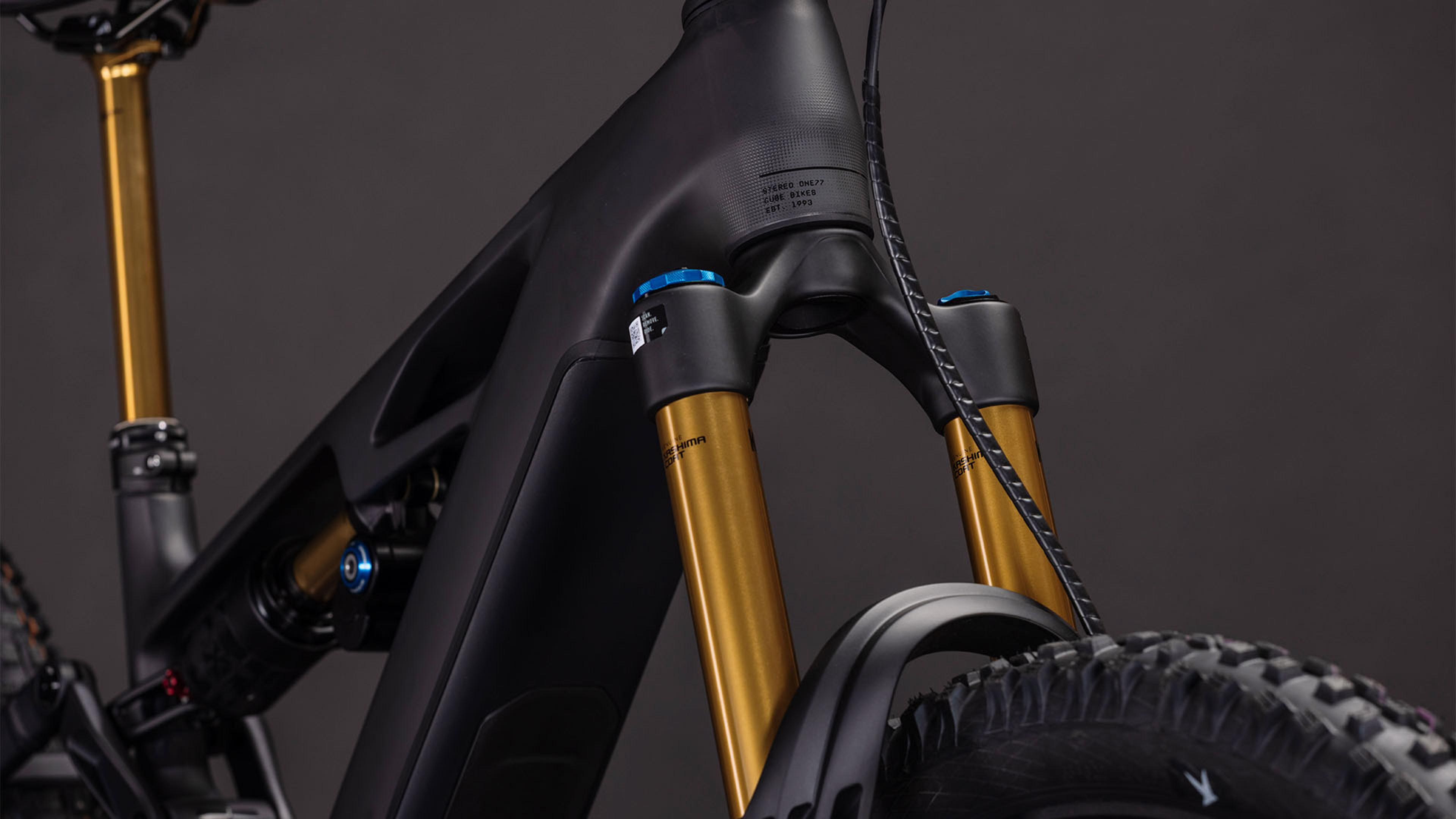 Cube Stereo Hybrid ONE77 HPC AT 800 carbon´n´gold (2026)