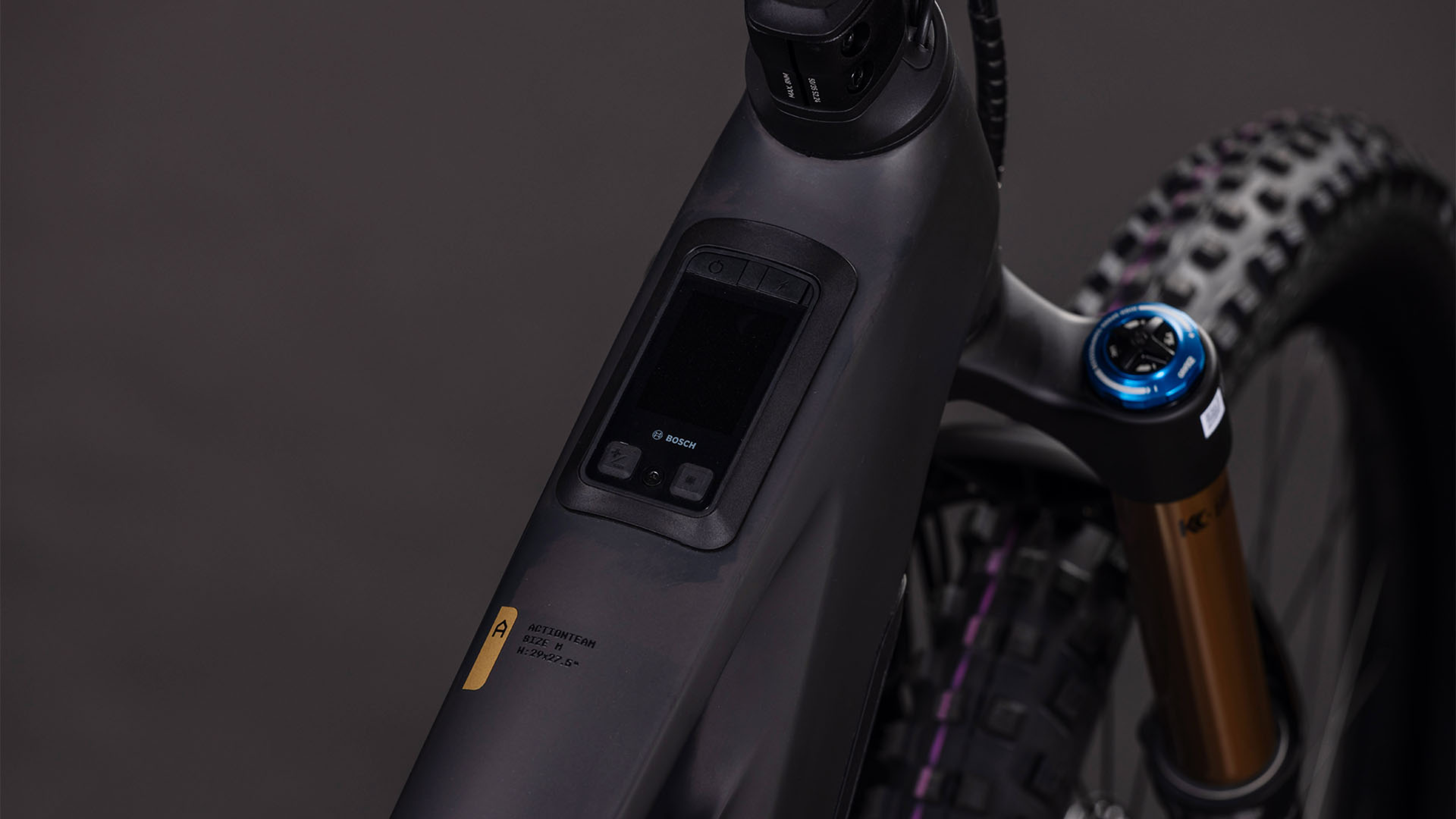 Cube Stereo Hybrid ONE77 HPC AT 800 carbon´n´gold (2026)
