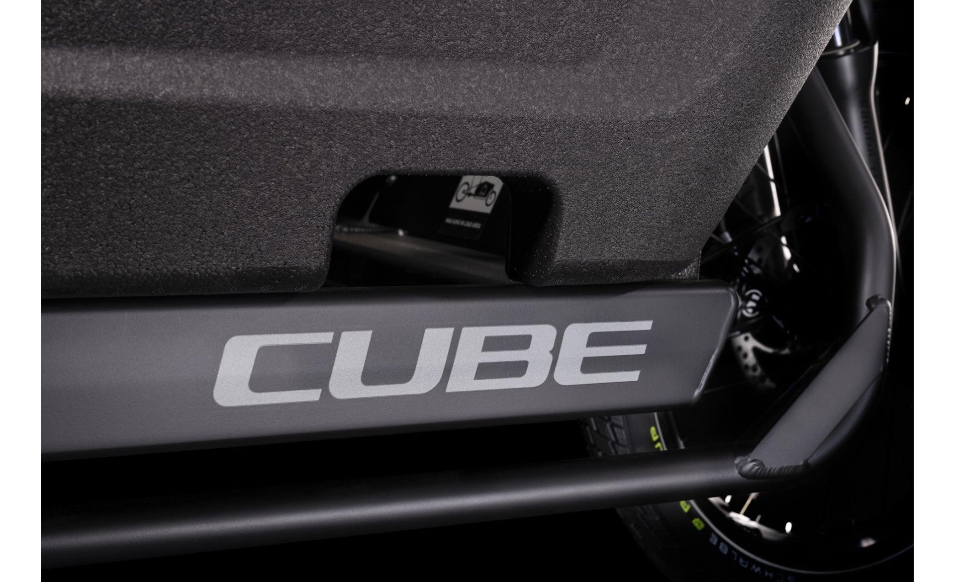 Vélo Cargo électrique - CUBE HYBRID 500 NOIR