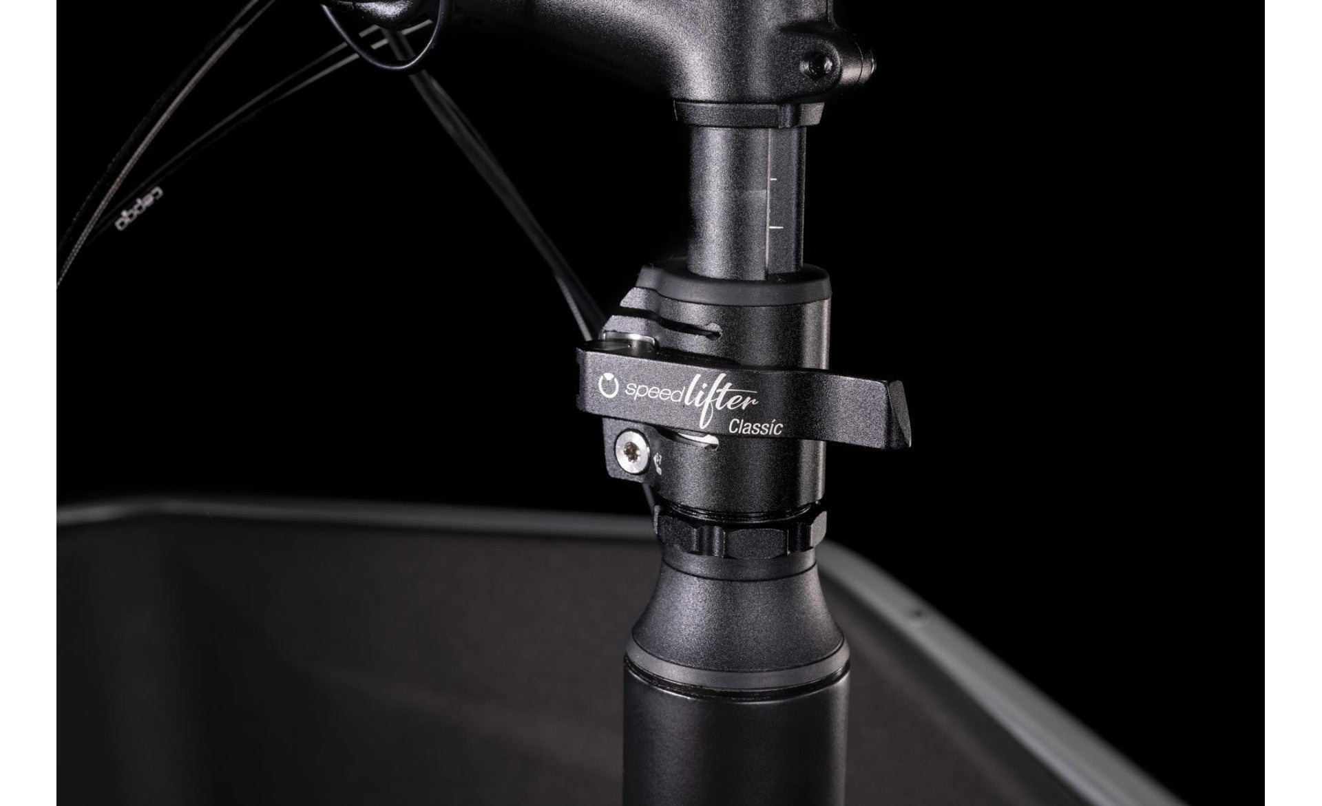 Vélo Cargo électrique - CUBE HYBRID 500 NOIR