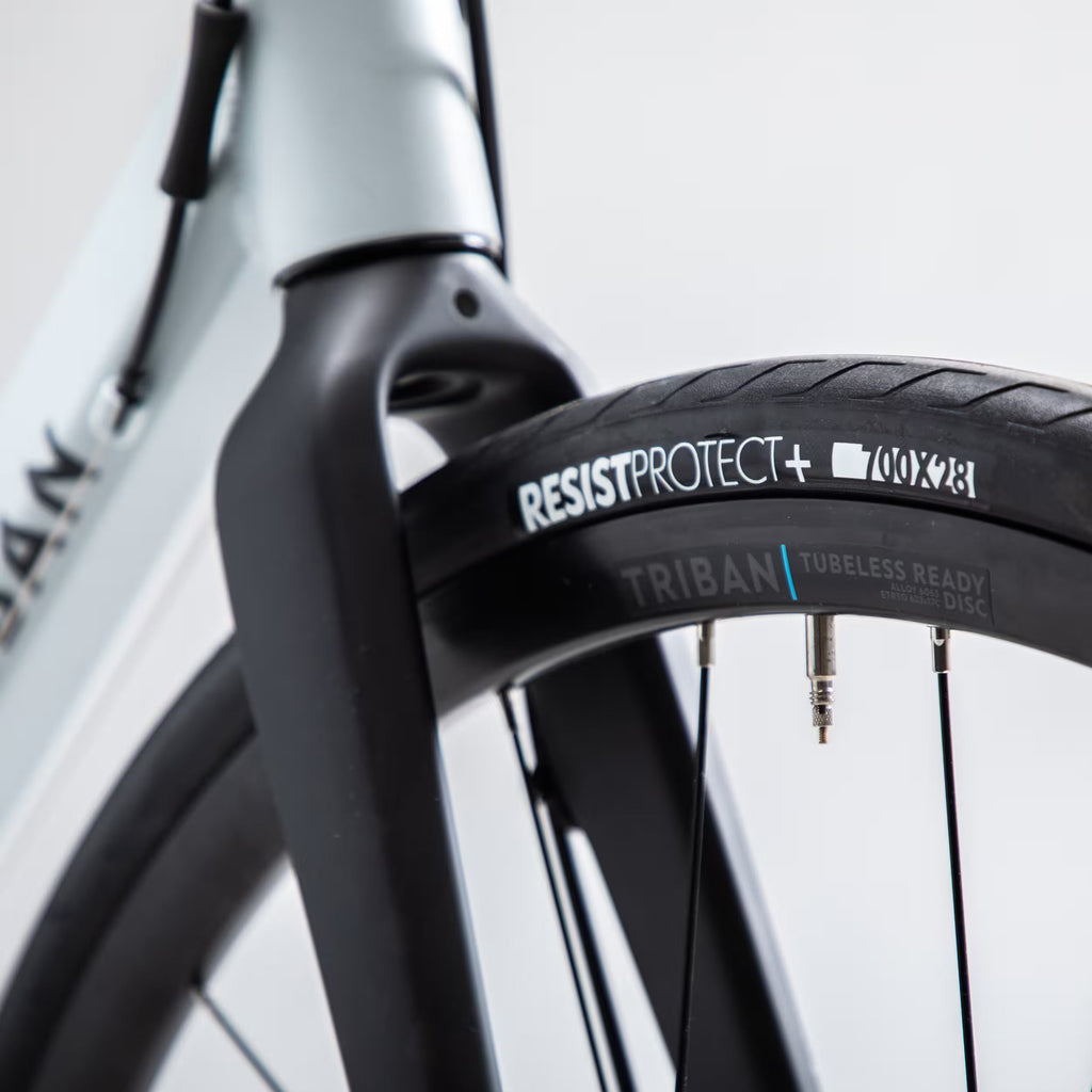TRIBAN Vélo route cyclotourisme rc120 disque gris clair